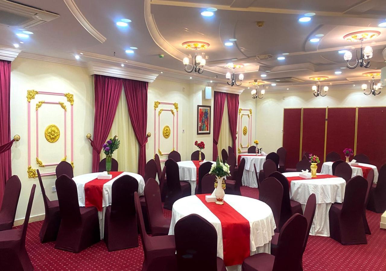 Majestic Hotel Doha Exterior photo